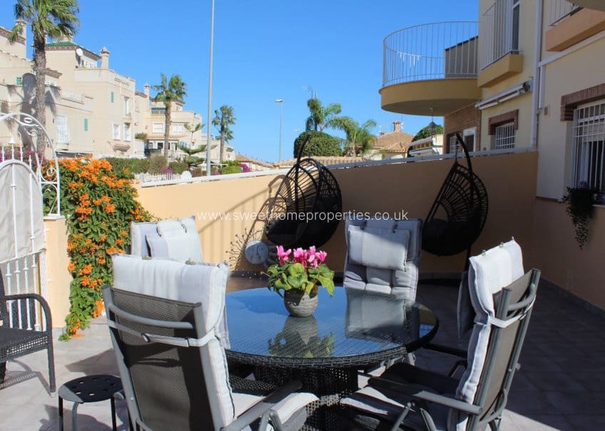 3 sypialnia Dom na sprzedaż w Villamartin z basenem garażem - 239 000 € (Ref: 9631798)