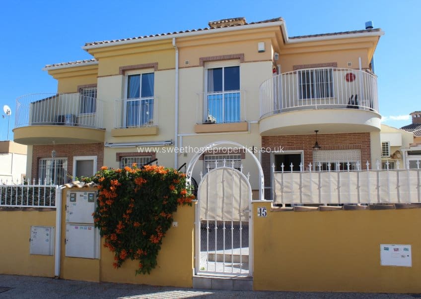 3 sypialnia Dom na sprzedaż w Villamartin z basenem garażem - 239 000 € (Ref: 9631798)