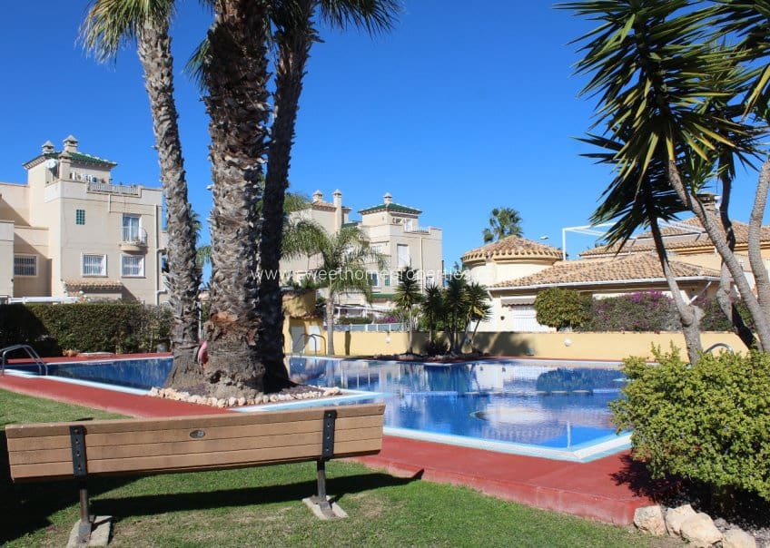 3 sypialnia Dom na sprzedaż w Villamartin z basenem garażem - 239 000 € (Ref: 9631798)