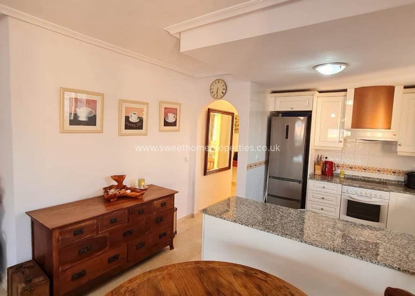 2 soveværelse Penthouse til salg i Villamartin med swimmingpool garage - € 229.900 (Ref: 9631800)