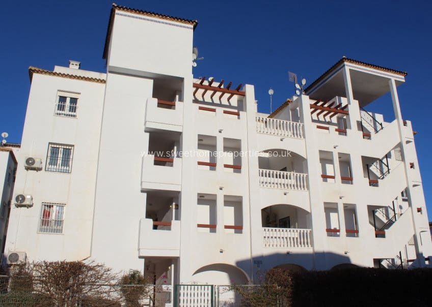 2 soveværelse Penthouse til salg i Villamartin med swimmingpool garage - € 229.900 (Ref: 9631800)