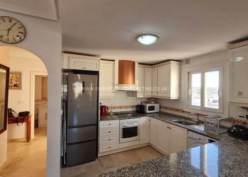 2 soveværelse Penthouse til salg i Villamartin med swimmingpool garage - € 229.900 (Ref: 9631800)