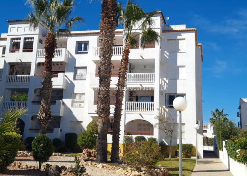 2 bedroom Penthouse for sale in Villamartin with pool garage - € 229,900 (Ref: 9631800)