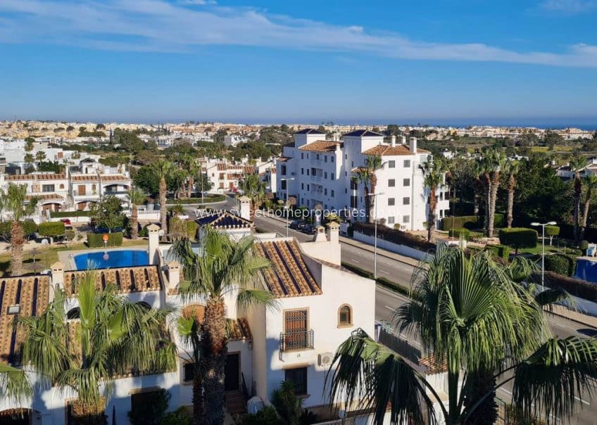2 bedroom Penthouse for sale in Villamartin with pool garage - € 229,900 (Ref: 9631800)