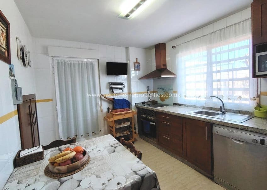 3 soveværelse Villa til salg i Orito med swimmingpool garage - € 375.000 (Ref: 9634721)