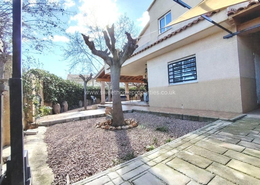 3 soveværelse Villa til salg i Orito med swimmingpool garage - € 375.000 (Ref: 9634721)