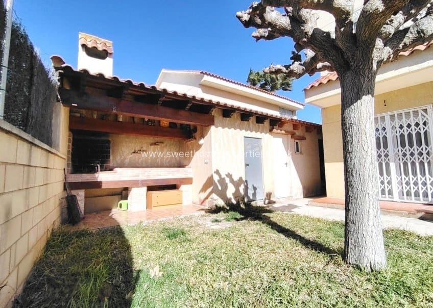 3 bedroom Villa for sale in Orito with pool garage - € 375,000 (Ref: 9634721)