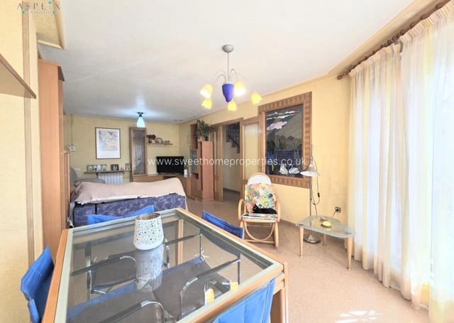 5 slaapkamer Huis te koop in Monóvar / Monóver met garage - € 195.000 (Ref: 9635023)