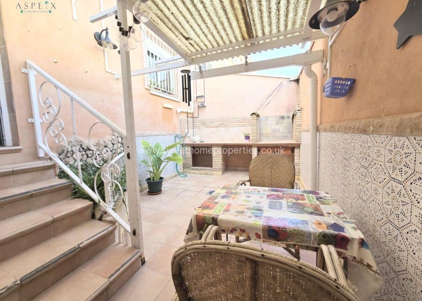 5 slaapkamer Huis te koop in Monovar / Monover met garage - € 195.000 (Ref: 9635023)