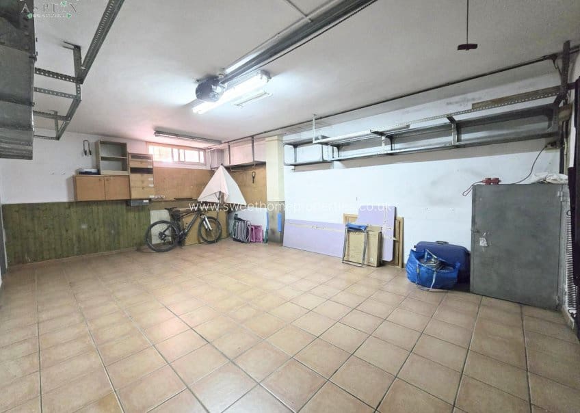 5 slaapkamer Huis te koop in Monovar / Monover met garage - € 195.000 (Ref: 9635023)