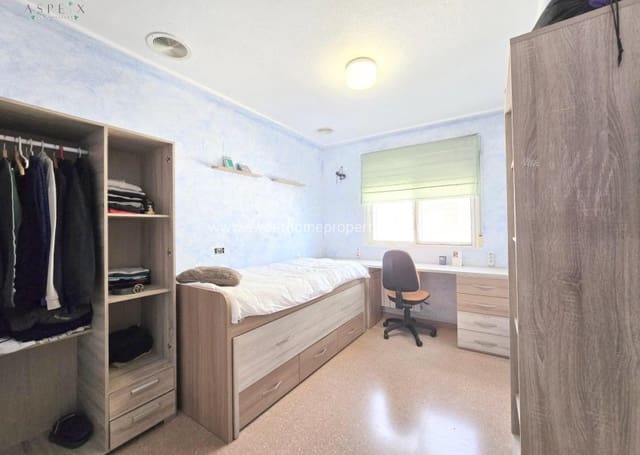 5 slaapkamer Huis te koop in Monóvar / Monóver met garage - € 195.000 (Ref: 9635023)