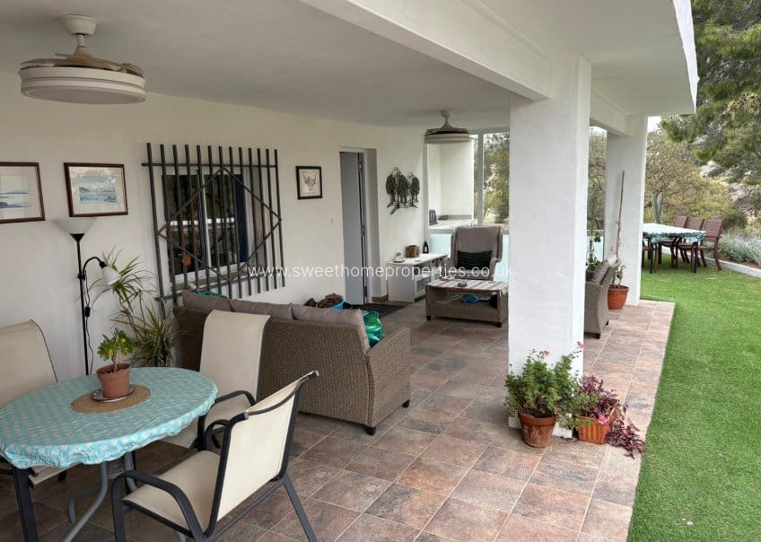 Finca/Casa Rural de 4 habitaciones en Elche / Elx en venta con piscina garaje - 299.950 € (Ref: 9643402)