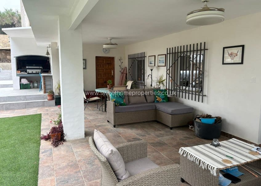 Finca/Casa Rural de 4 habitaciones en Elche / Elx en venta con piscina garaje - 299.950 € (Ref: 9643402)