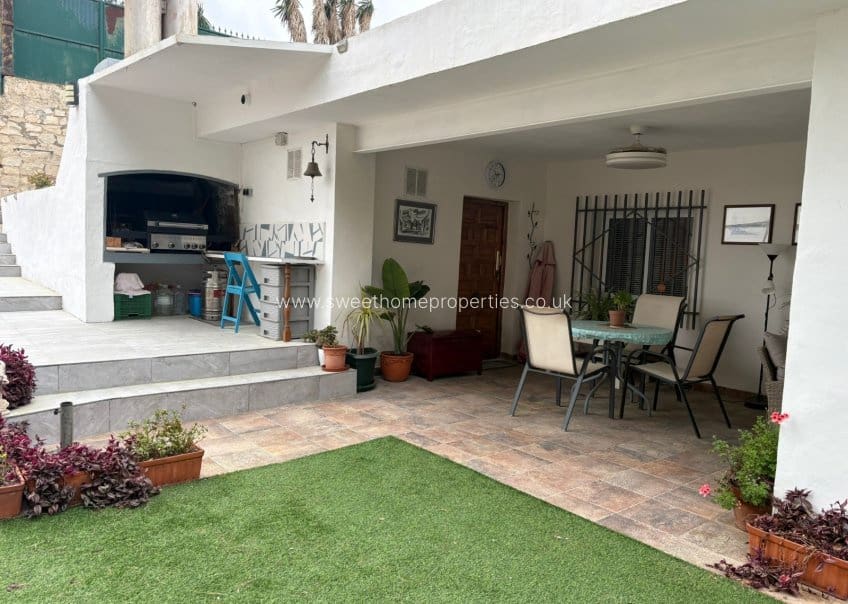 Finca/Casa Rural de 4 habitaciones en Elche / Elx en venta con piscina garaje - 299.950 € (Ref: 9643402)