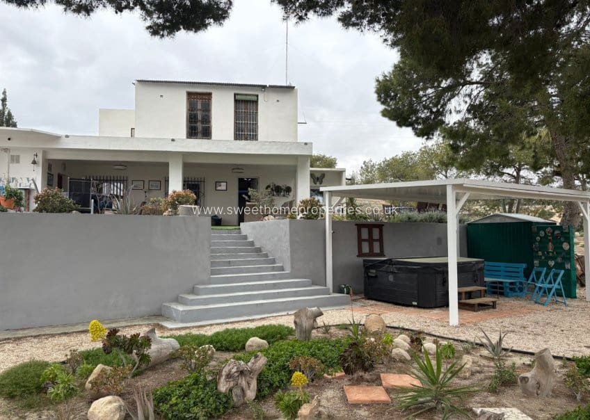Finca/Casa Rural de 4 habitaciones en Elche / Elx en venta con piscina garaje - 299.950 € (Ref: 9643402)