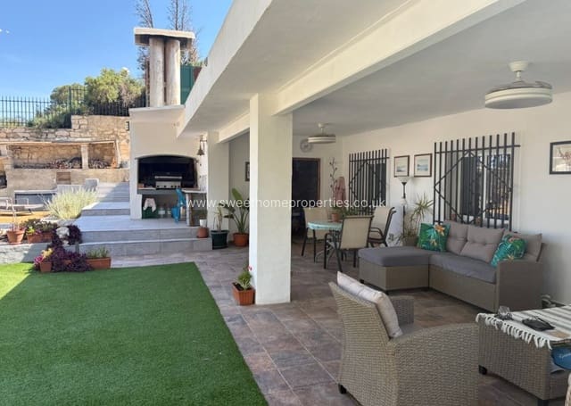 4 makuuhuone Maalaistalo myytävänä paikassa Peña de las Águilas, Elche / Elx mukana uima-altaan 
autotalli - 299 950 € (Ref: 9643402)