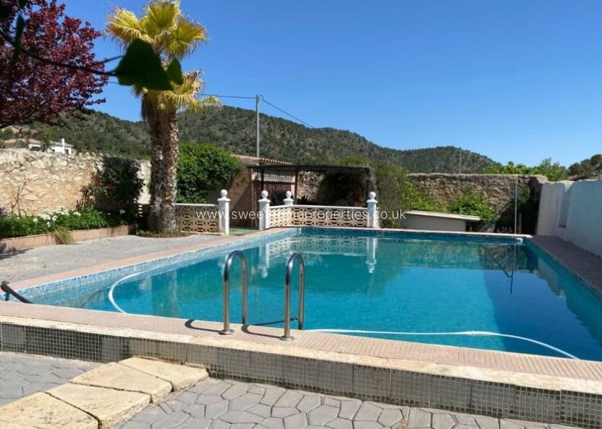 Finca/Casa Rural de 6 habitaciones en Chinorlet / Xinorlet en venta con piscina garaje - 250.000 € (Ref: 9645771)