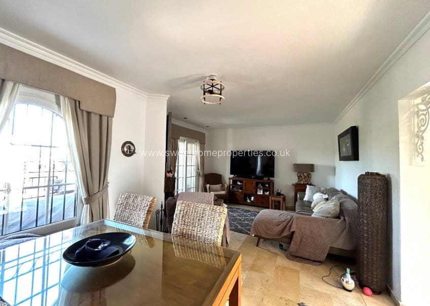 3 quarto Moradia para venda em Villamartin com piscina garagem - 359 500 € (Ref: 9646165)