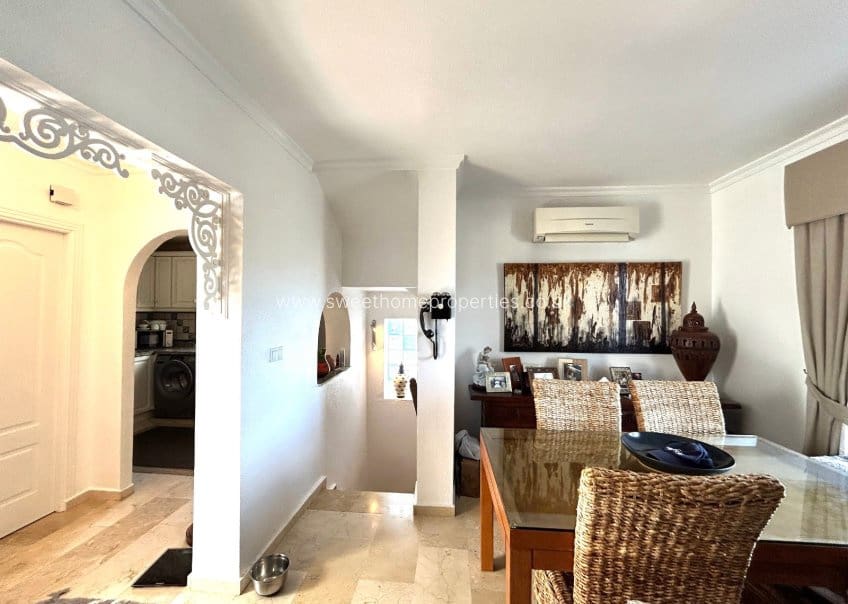 3 quarto Moradia para venda em Villamartin com piscina garagem - 359 500 € (Ref: 9646165)