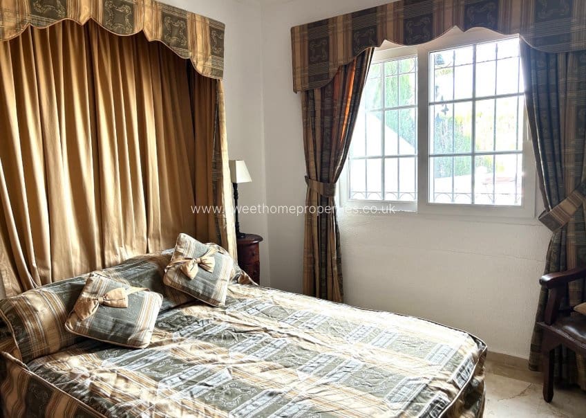 3 quarto Moradia para venda em Villamartin com piscina garagem - 359 500 € (Ref: 9646165)