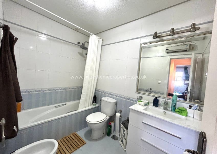 3 quarto Moradia para venda em Villamartin com piscina garagem - 359 500 € (Ref: 9646165)