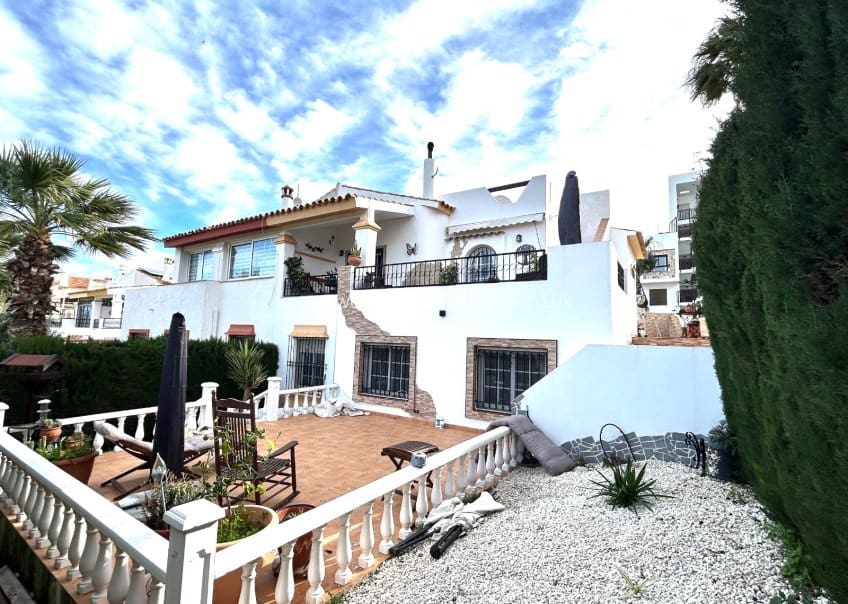 3 quarto Moradia para venda em Villamartin com piscina garagem - 359 500 € (Ref: 9646165)