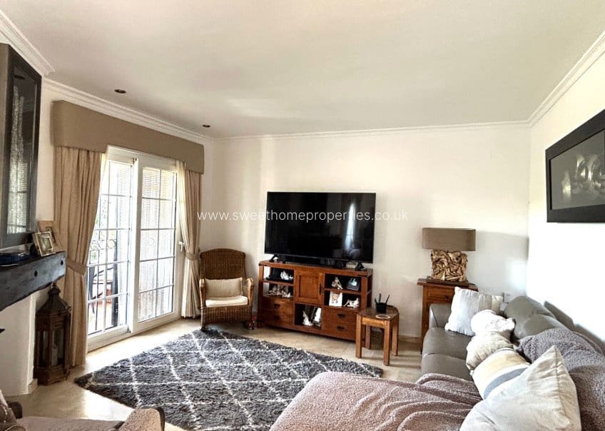 3 quarto Moradia para venda em Villamartin com piscina garagem - 359 500 € (Ref: 9646165)