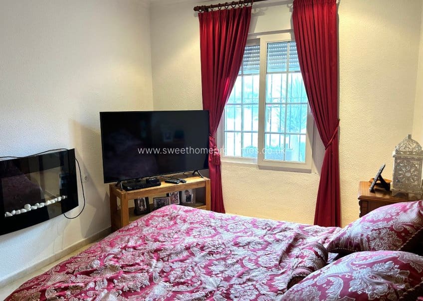 3 quarto Moradia para venda em Villamartin com piscina garagem - 359 500 € (Ref: 9646165)