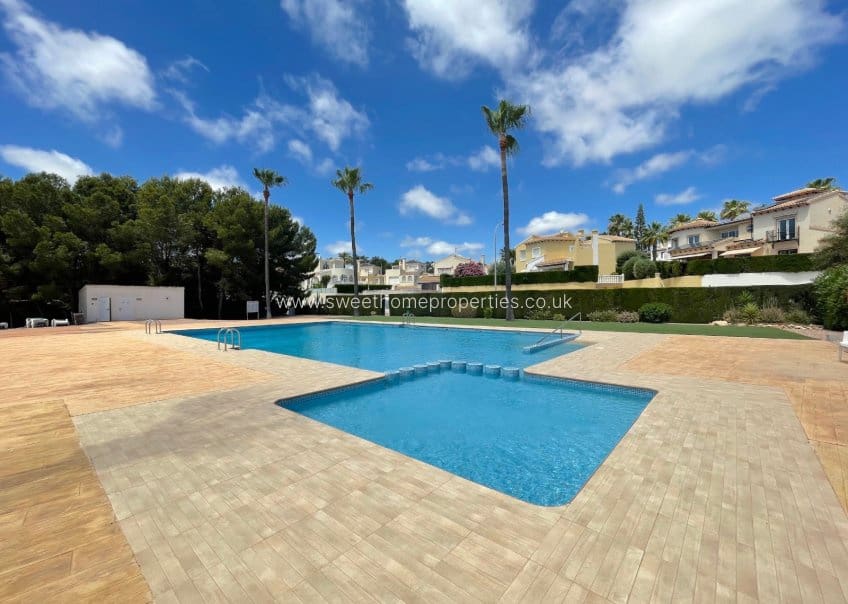 3 quarto Moradia para venda em Villamartin com piscina garagem - 359 500 € (Ref: 9646165)