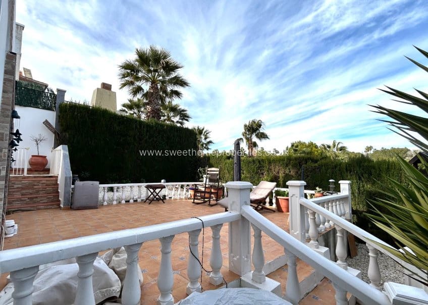 3 quarto Moradia para venda em Villamartin com piscina garagem - 359 500 € (Ref: 9646165)