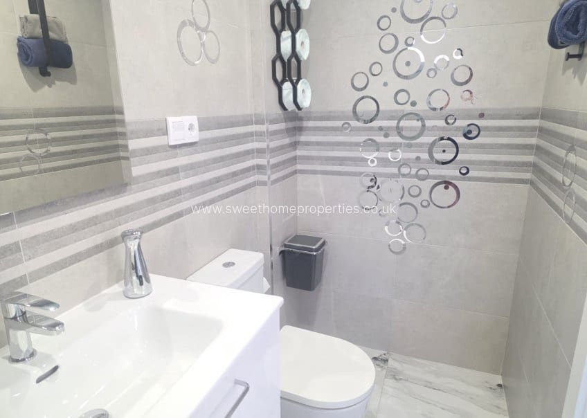 2 bedroom Apartment for sale in Villamartin with pool garage - € 315,000 (Ref: 9653164)
