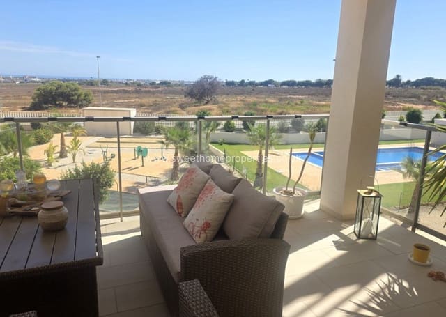 2 soverom Leilighet til salgs i Villamartin, Orihuela med svømmebasseng garasje - € 315 000 (Ref: 9653164)