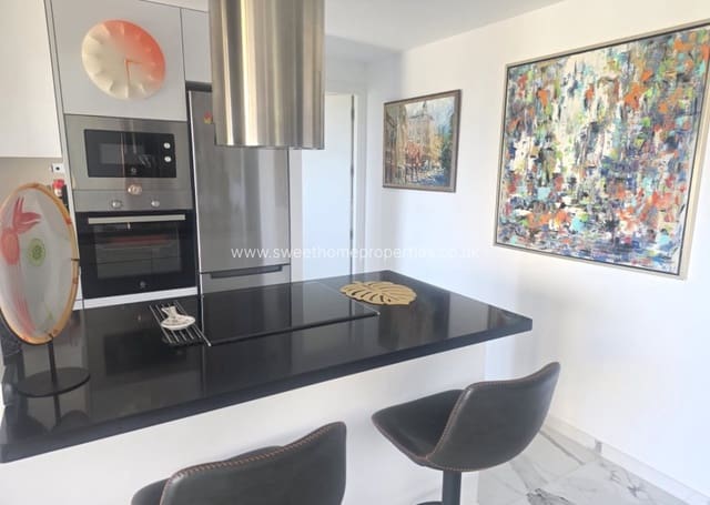 2 soverom Leilighet til salgs i Villamartin, Orihuela med svømmebasseng garasje - € 315 000 (Ref: 9653164)
