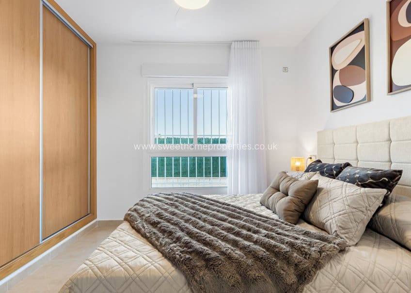 2 Zimmer Apartment zu verkaufen in Cabo Roig mit Pool - 186.500 € (Ref: 9665508)