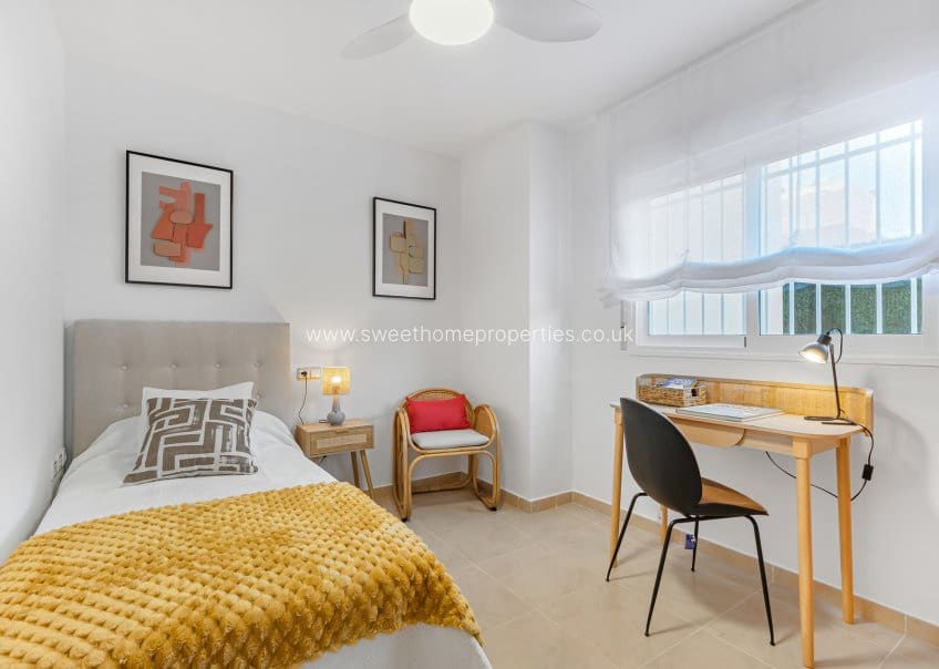 2 soveværelse Lejlighed til salg i Cabo Roig med swimmingpool - € 179.500 (Ref: 9665509)