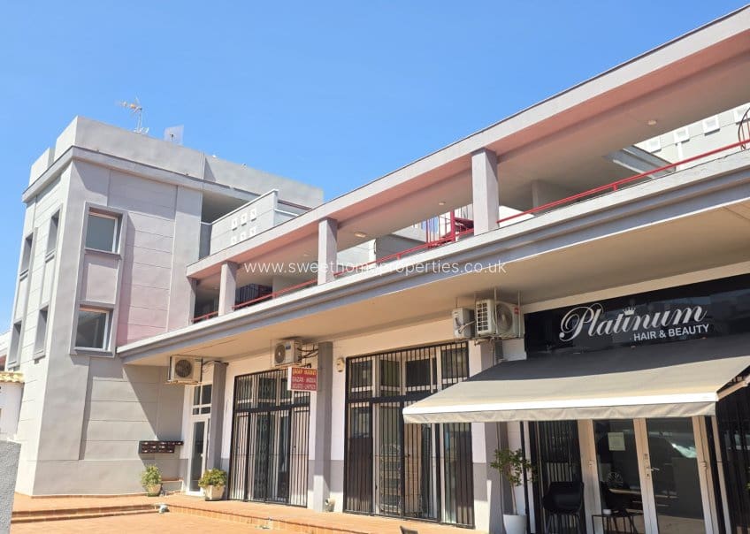2 soveværelse Penthouse til salg i Villamartin - € 139.900 (Ref: 9672114)