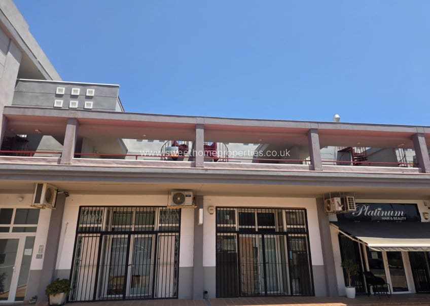 2 soveværelse Penthouse til salg i Villamartin - € 139.900 (Ref: 9672114)