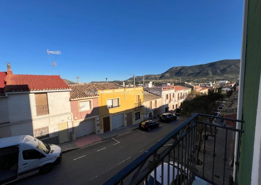 3 bedroom Townhouse for sale in Hondon de las Nieves with garage - € 171,000 (Ref: 9699111)