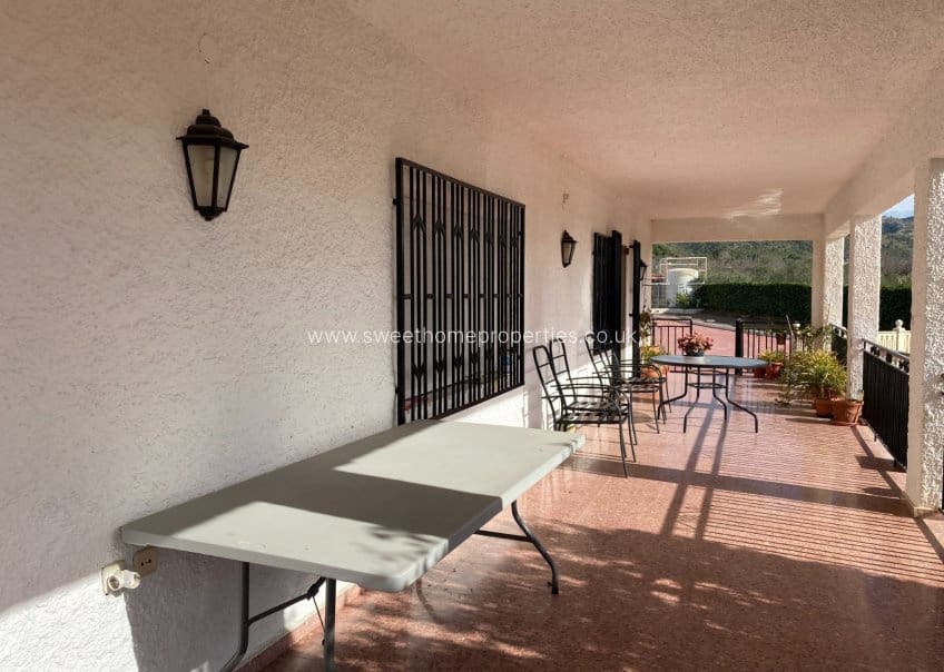 4 soveværelse Finca/Landehus til salg i Sax med swimmingpool garage - € 345.000 (Ref: 9715589)