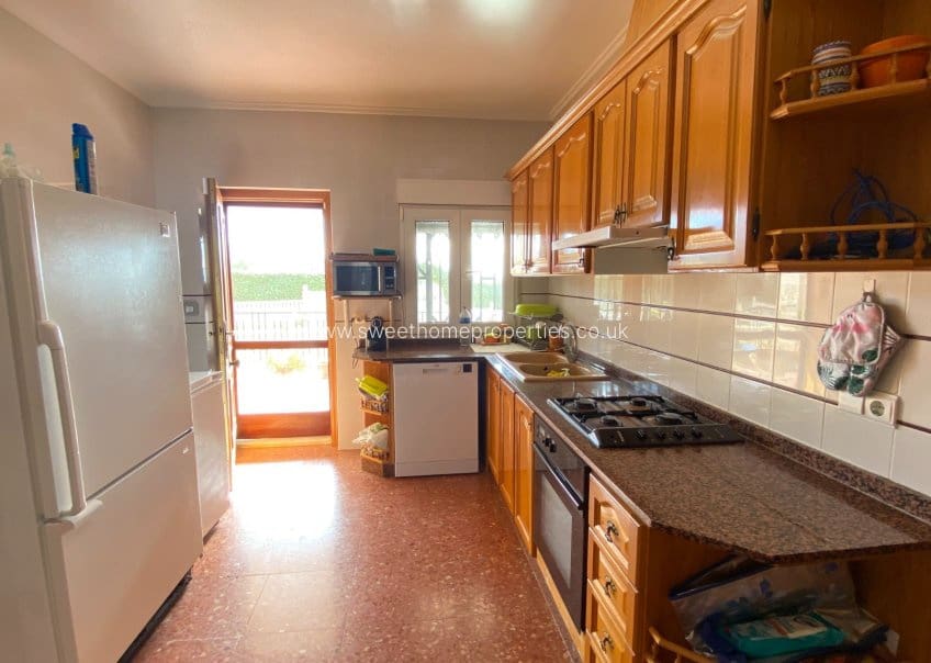 4 soveværelse Finca/Landehus til salg i Sax med swimmingpool garage - € 345.000 (Ref: 9715589)