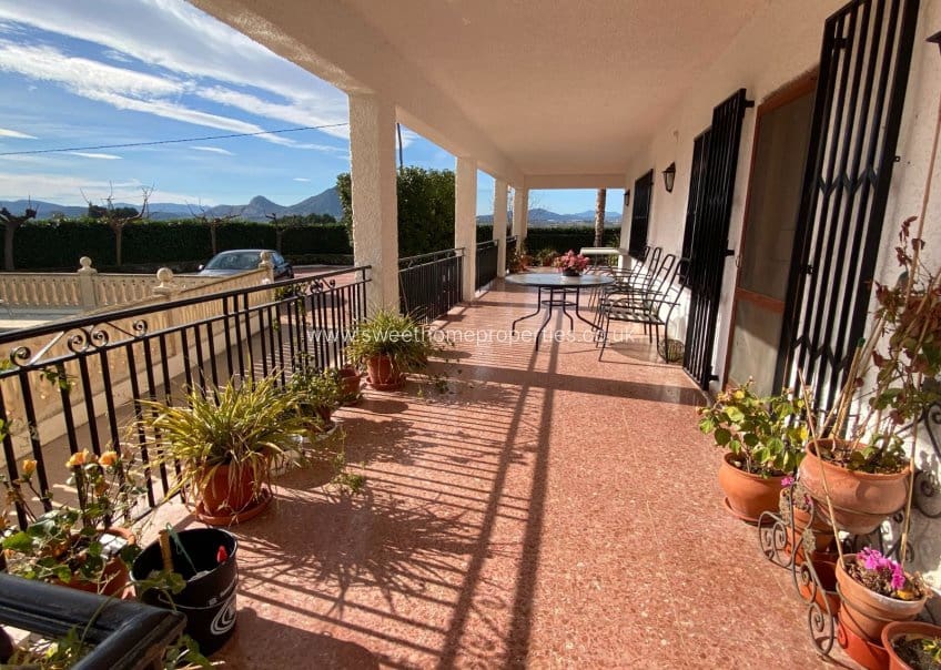 4 soveværelse Finca/Landehus til salg i Sax med swimmingpool garage - € 345.000 (Ref: 9715589)