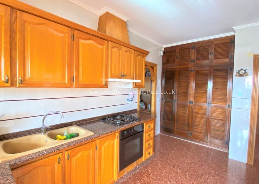 4 soveværelse Finca/Landehus til salg i Sax med swimmingpool garage - € 345.000 (Ref: 9715589)