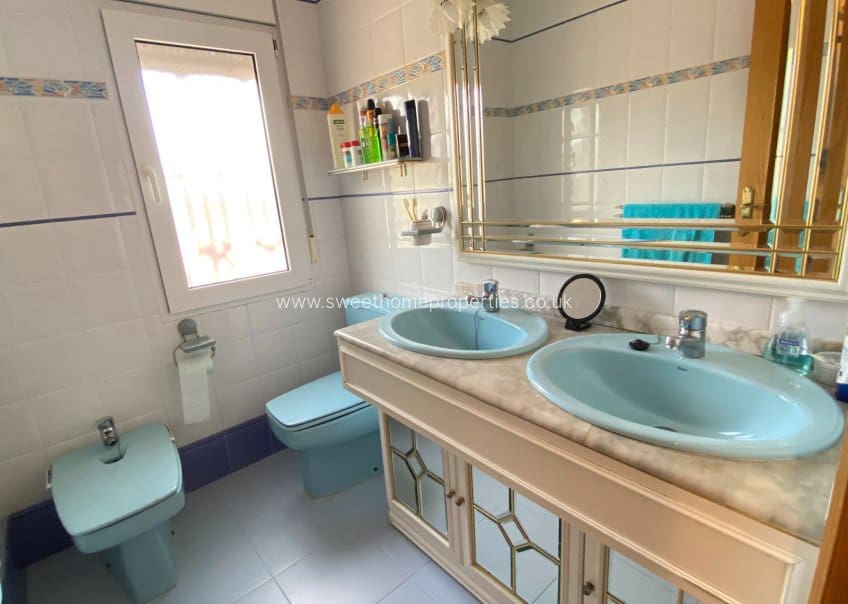 4 soveværelse Finca/Landehus til salg i Sax med swimmingpool garage - € 345.000 (Ref: 9715589)