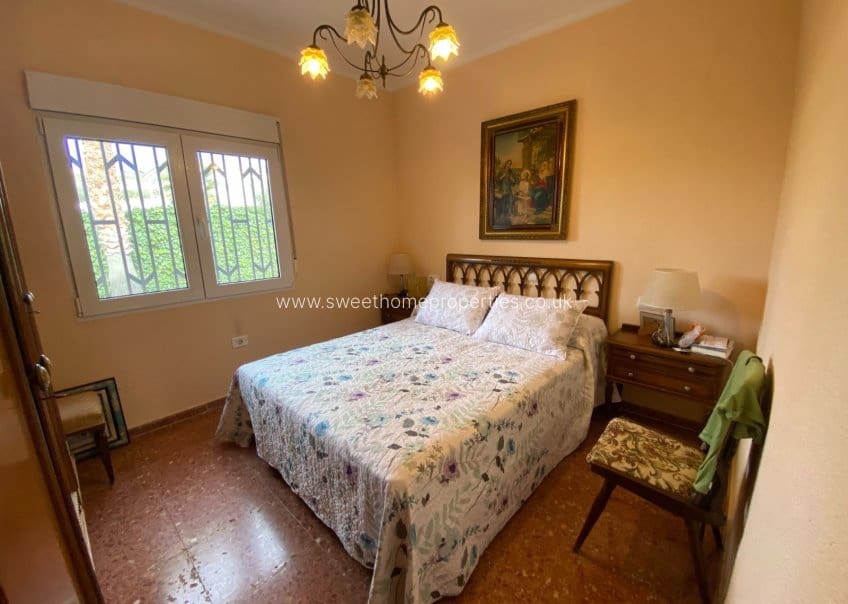 4 soveværelse Finca/Landehus til salg i Sax med swimmingpool garage - € 345.000 (Ref: 9715589)