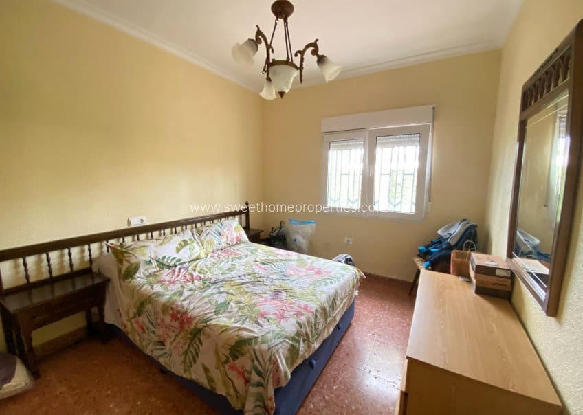 4 soveværelse Finca/Landehus til salg i Sax med swimmingpool garage - € 345.000 (Ref: 9715589)