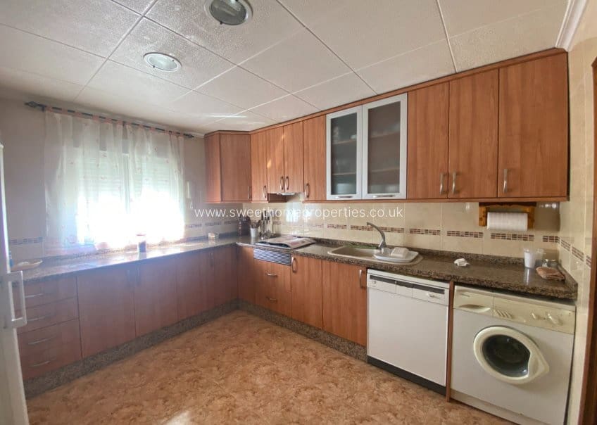 4 soveværelse Finca/Landehus til salg i Sax med swimmingpool garage - € 350.000 (Ref: 9715590)