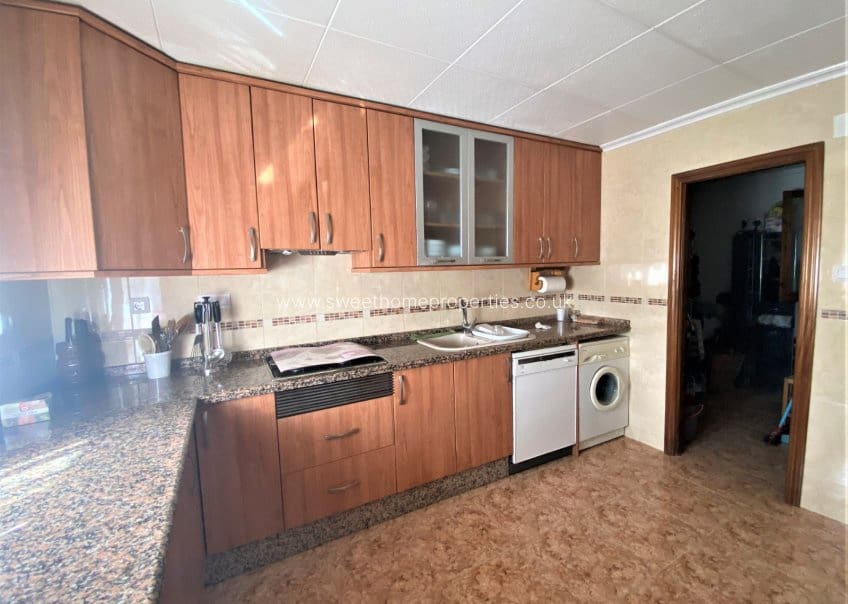 4 soveværelse Finca/Landehus til salg i Sax med swimmingpool garage - € 350.000 (Ref: 9715590)