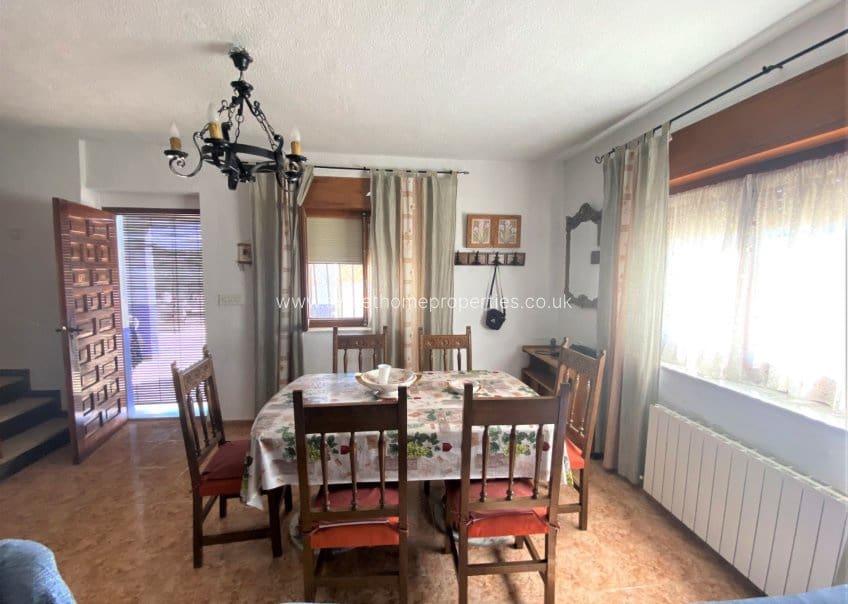 4 soveværelse Finca/Landehus til salg i Sax med swimmingpool garage - € 350.000 (Ref: 9715590)