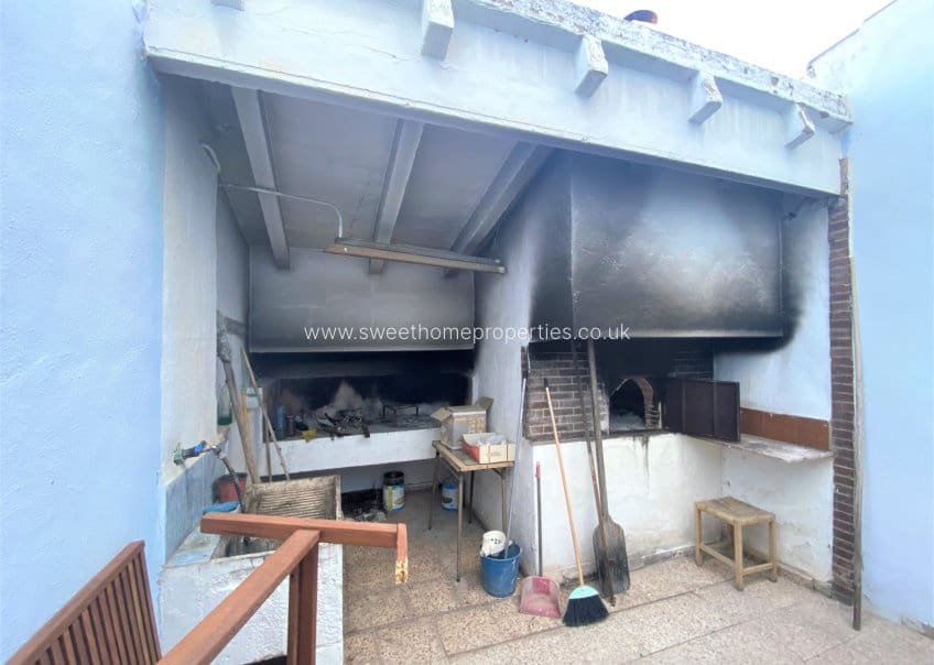 4 soveværelse Finca/Landehus til salg i Sax med swimmingpool garage - € 350.000 (Ref: 9715590)