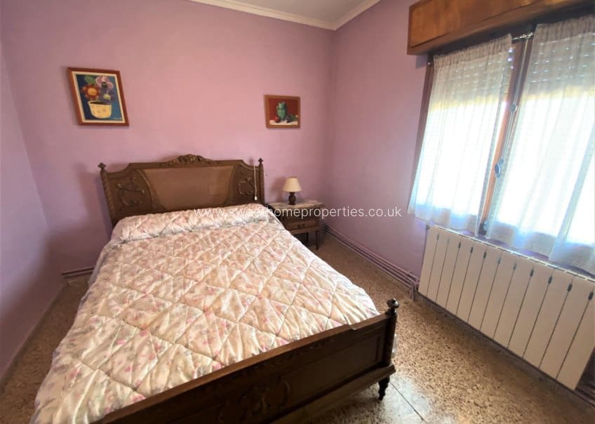 4 soveværelse Finca/Landehus til salg i Sax med swimmingpool garage - € 350.000 (Ref: 9715590)